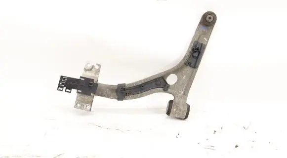 Mercedes-Benz CLA C117 X117 W117 Front control arm 5775779