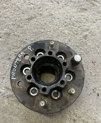 Opel Frontera B Front wheel hub