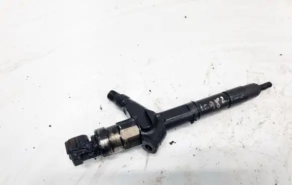 Nissan X-Trail T30 Fuel injector 166008H800