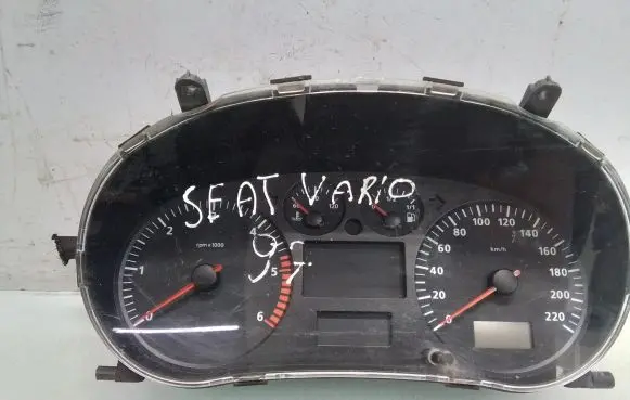 Seat Ibiza II (6k) Speedometer (instrument cluster) 88311292