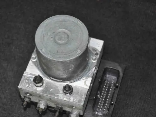 BMW 5 E60 E61 ABS Pump
