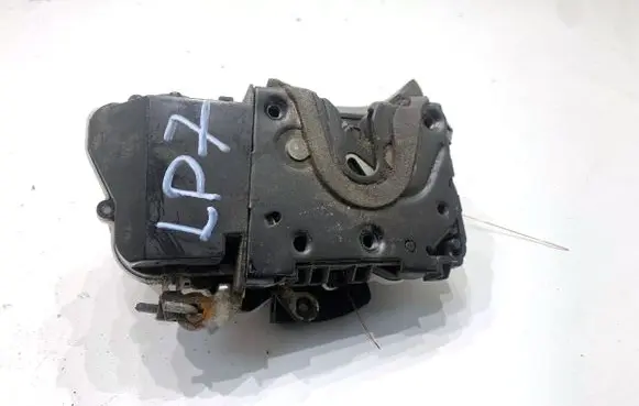 Peugeot 607 Front door lock