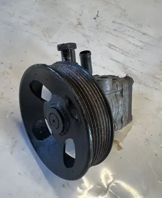 KIA Sorento Power steering pump 