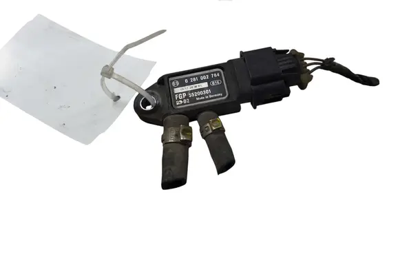 Opel Zafira B Air pressure sensor 0281002784 55200301