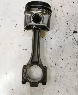 Volkswagen Golf VII Piston with connecting rod