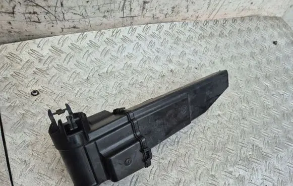 Intake resonator