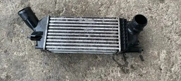 Citroen C5 Intercooler radiator 9657073480