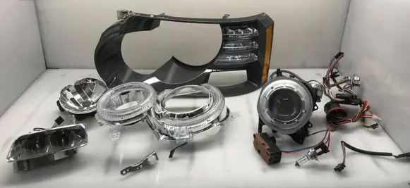Land Rover Range Rover L322 Headlight part LR143003 LR010825 AH4213W030EC
