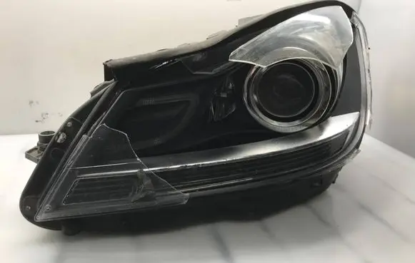 Mercedes-Benz C W204 Headlight part 030127028104 A2048204339 LE09A6220