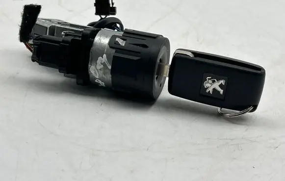 Peugeot 3008 I Ignition lock 9663123380
