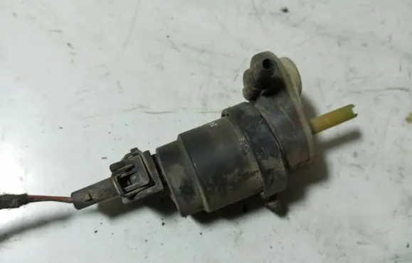Opel Zafira B Windscreen/windshield washer pump 24439254