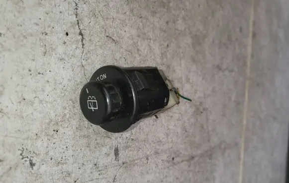 Mitsubishi L200 Panel lighting control switch 51208