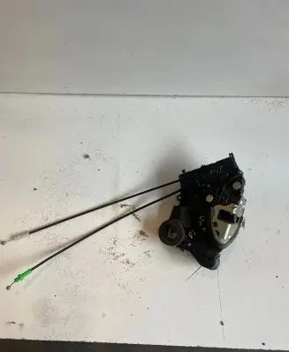 Suzuki Liana Front door lock