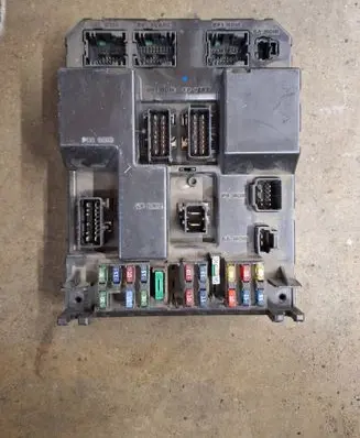Peugeot 307 Fuse module 9651197580OR 9651196880OR 00049768110203