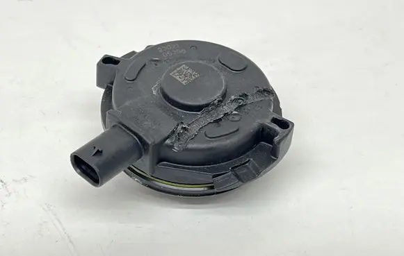 BMW M3 G80 Camshaft vanos timing valve 7614288
