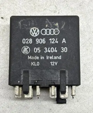 Volkswagen Golf III Other relay 05340430 028906124A