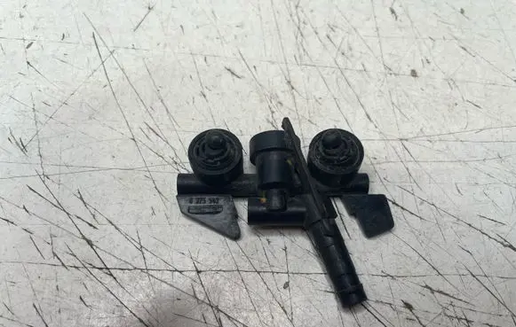 BMW 3 E46 Headlight washer spray nozzle 8375542