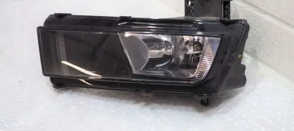 Volkswagen Touran III Front fog light 5TA941662A