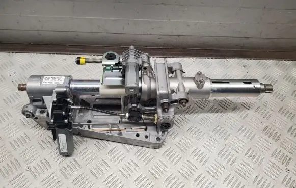 Mercedes-Benz CLS C218 X218 Steering wheel axle A2184601316 A2044600425
