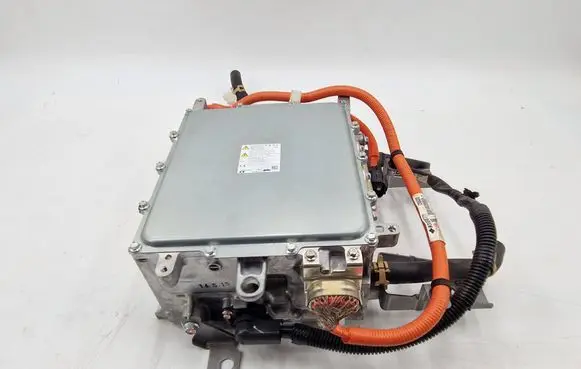 Mitsubishi Outlander Voltage converter inverter W005T70271 145230116