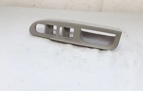Volkswagen PASSAT B6 Front door window switch trim 3C1867171B