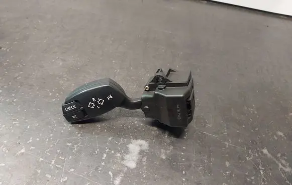 BMW 5 E60 E61 Indicator stalk 6924103B 01106720