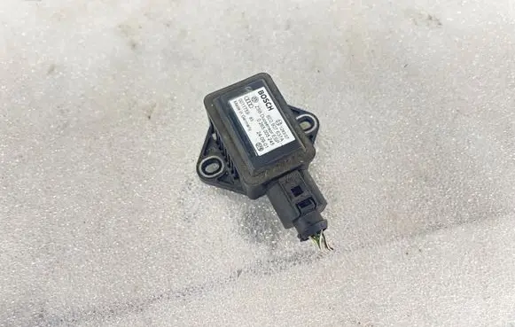 Audi A4 S4 B5 8D ESP acceleration yaw rate sensor 8E0907637A 0011759 0265005245