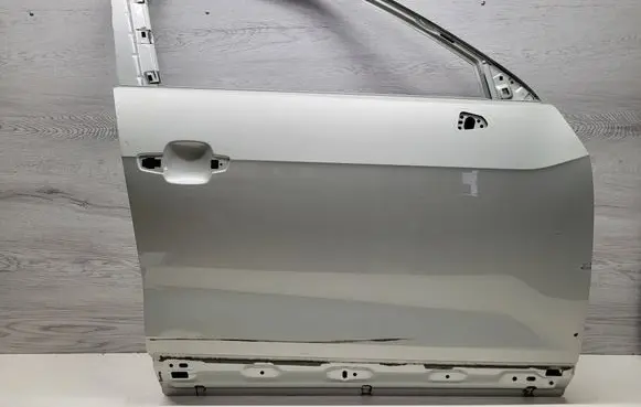 Audi Q2 - Front door 