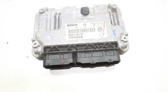 Toyota Aygo AB10 Engine control unit/module 896610H170 0261S06147