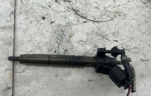 Mercedes-Benz Sprinter W906 Fuel injector 0445115064 A642070