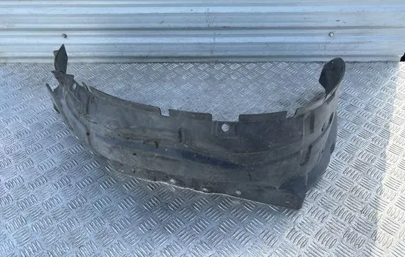Front wheel arch liner splash guards