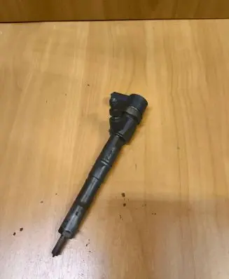 Alfa Romeo Mito Fuel injector 0445110300