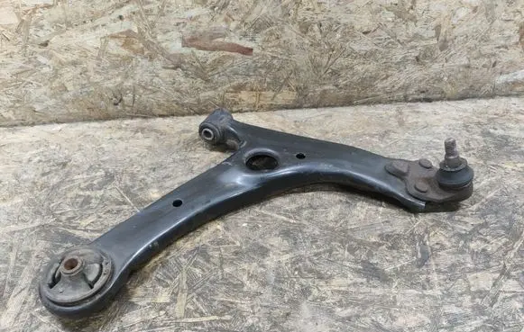 Toyota Corolla Verso AR10 Front lower control arm/wishbone 8215B