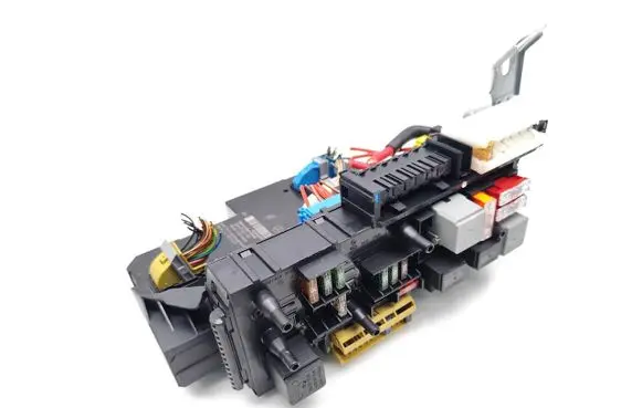 Mercedes-Benz C W204 Fuse module 2049060405 2045458732 2129028502