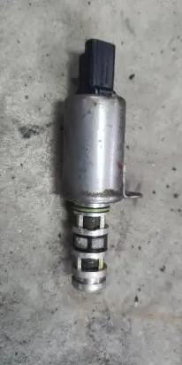 Peugeot 207 Camshaft vanos timing valve V756665280
