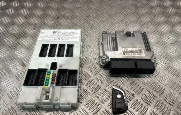 BMW X1 F48 F49 Engine ECU kit and lock set 8589145 6825528
