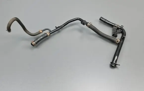 Honda CR-V Engine coolant pipe/hose