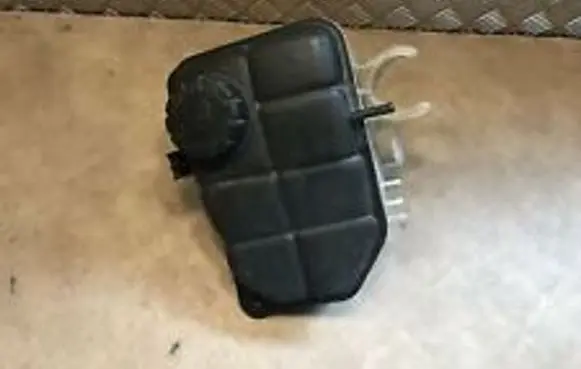 Mercedes-Benz C W203 Coolant expansion tank/reservoir A2035000049