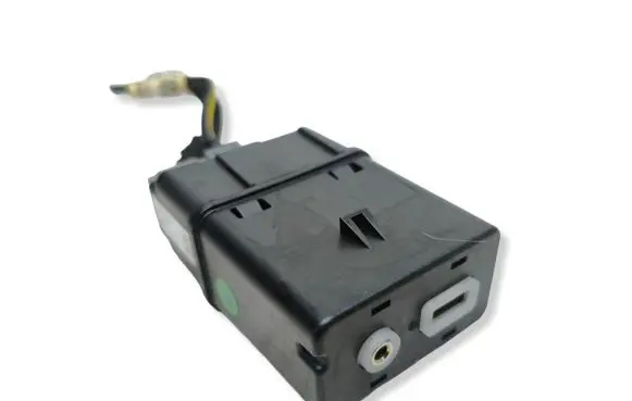 Chrysler Pacifica USB socket connector 68229840AA 35116501011 33242422