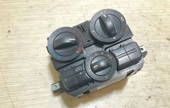 Mercedes-Benz Vito Viano W639 Climate control unit A6398301185 5HB00851100 ZGS005