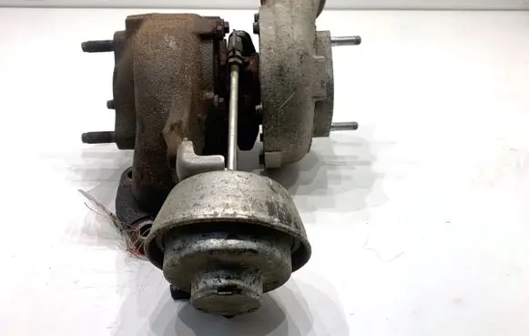 Honda CR-V Turbo 18900R06E01