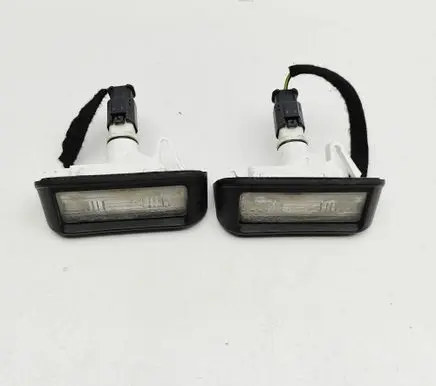 Opel Vivaro Number plate light 6340G7