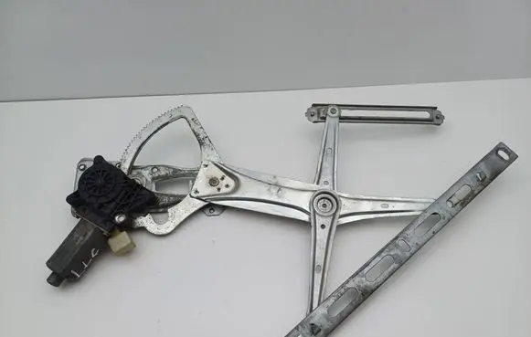 Mercedes-Benz CLK A208 C208 Front door window regulator with motor 0130821722