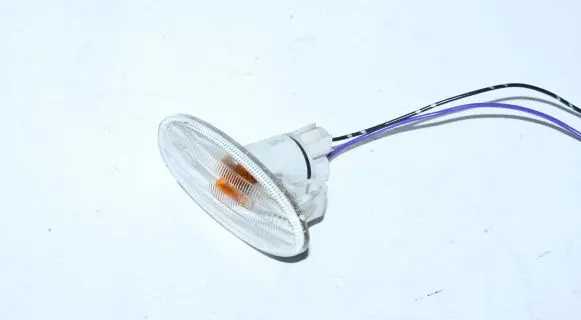 Nissan Juke I F15 Front fender indicator light