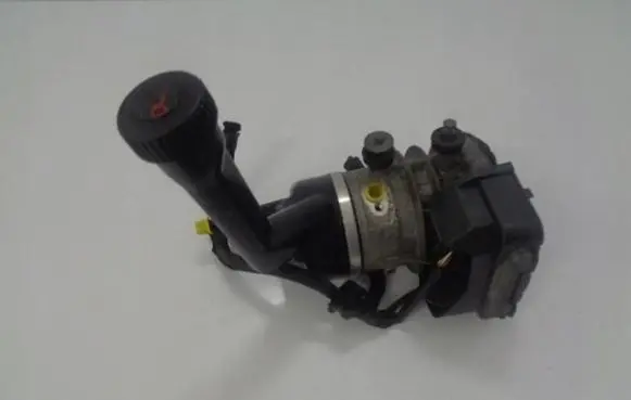 Peugeot 308 Power steering pump 9684979080