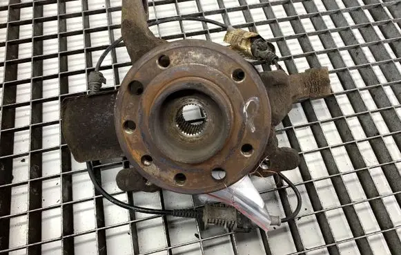 Opel Zafira B Front wheel hub spindle knuckle