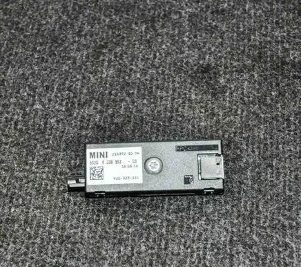 Mini Cooper Countryman R60 Aerial antenna amplifier 9338153