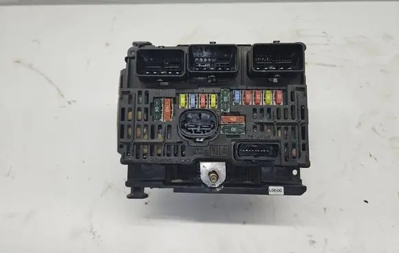 Peugeot 407 Fuse module 9658070980 BSML0900
