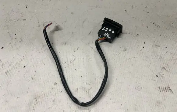 Mitsubishi L200 Seat heating switch 