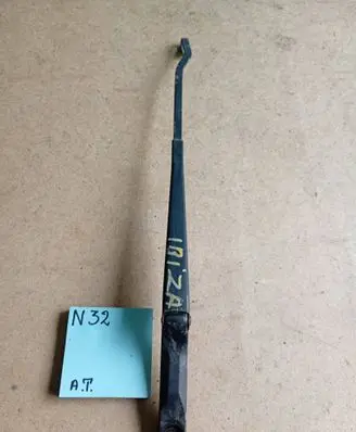 Seat Ibiza III (6L) Front wiper blade arm 9896565